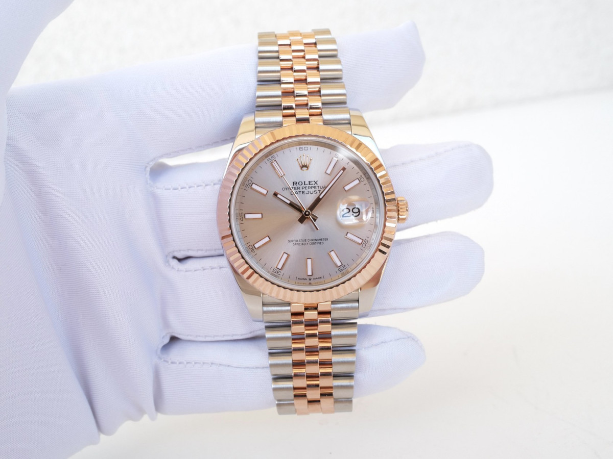 Швейцарський годинник Rolex Datejust 41 Jubilee Steel 18K Rose Gold Sundust Dial