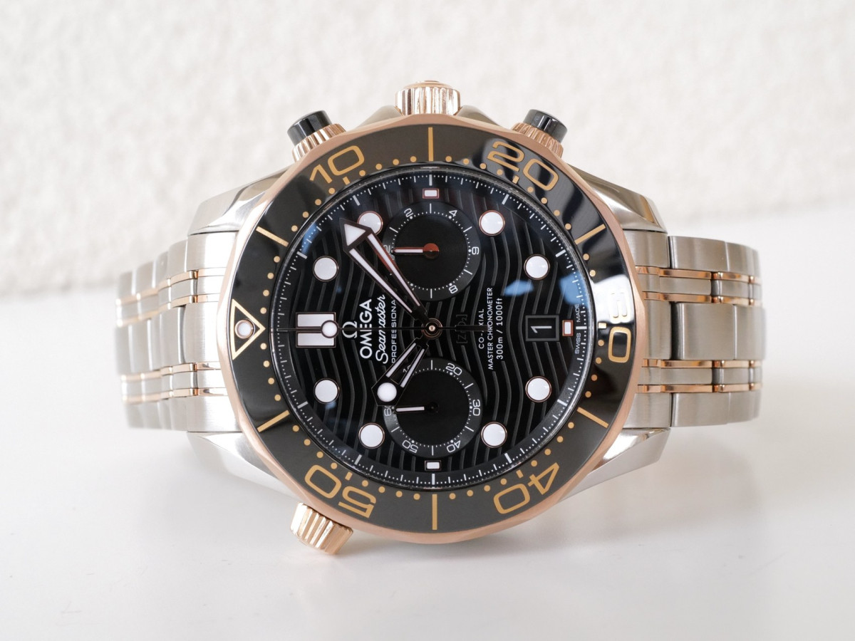 Швейцарские часы Omega Seamaster Diver 300M Chronograph Master Chronometer 44