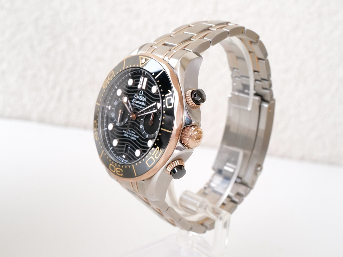 Швейцарские часы Omega Seamaster Diver 300M Chronograph Master Chronometer 44