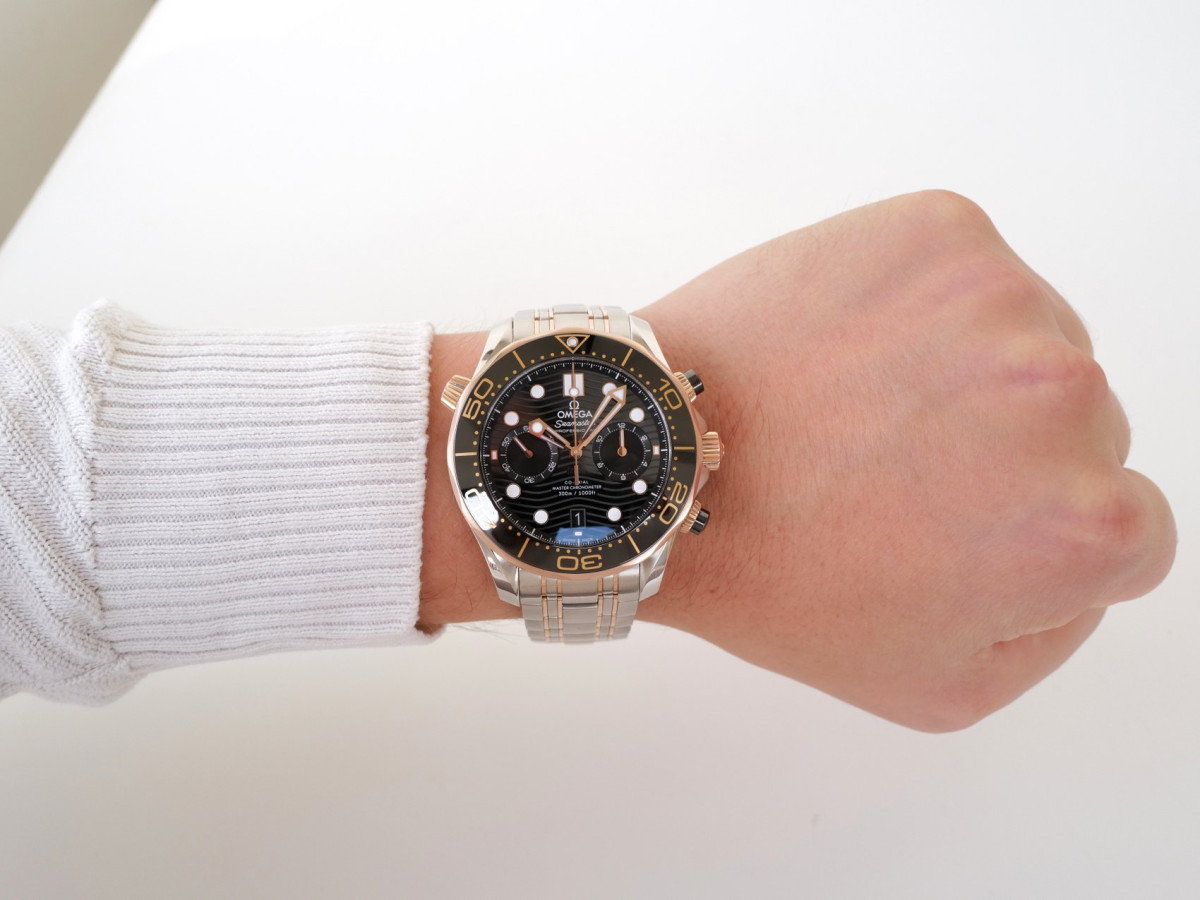 Швейцарские часы Omega Seamaster Diver 300M Chronograph Master Chronometer 44