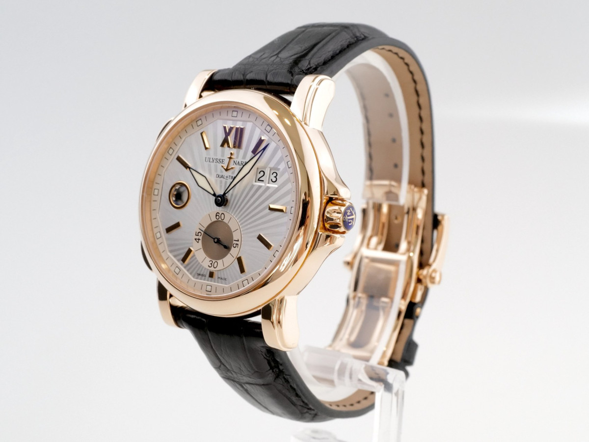 Швейцарские часы Ulysse Nardin GMT Big Date 18K Rose Gold Sunray Dial 42