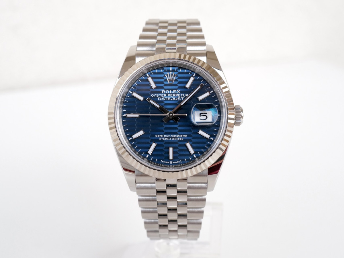 Швейцарський годинник Rolex Datejust 36 Discontinued Blue Motif Dial