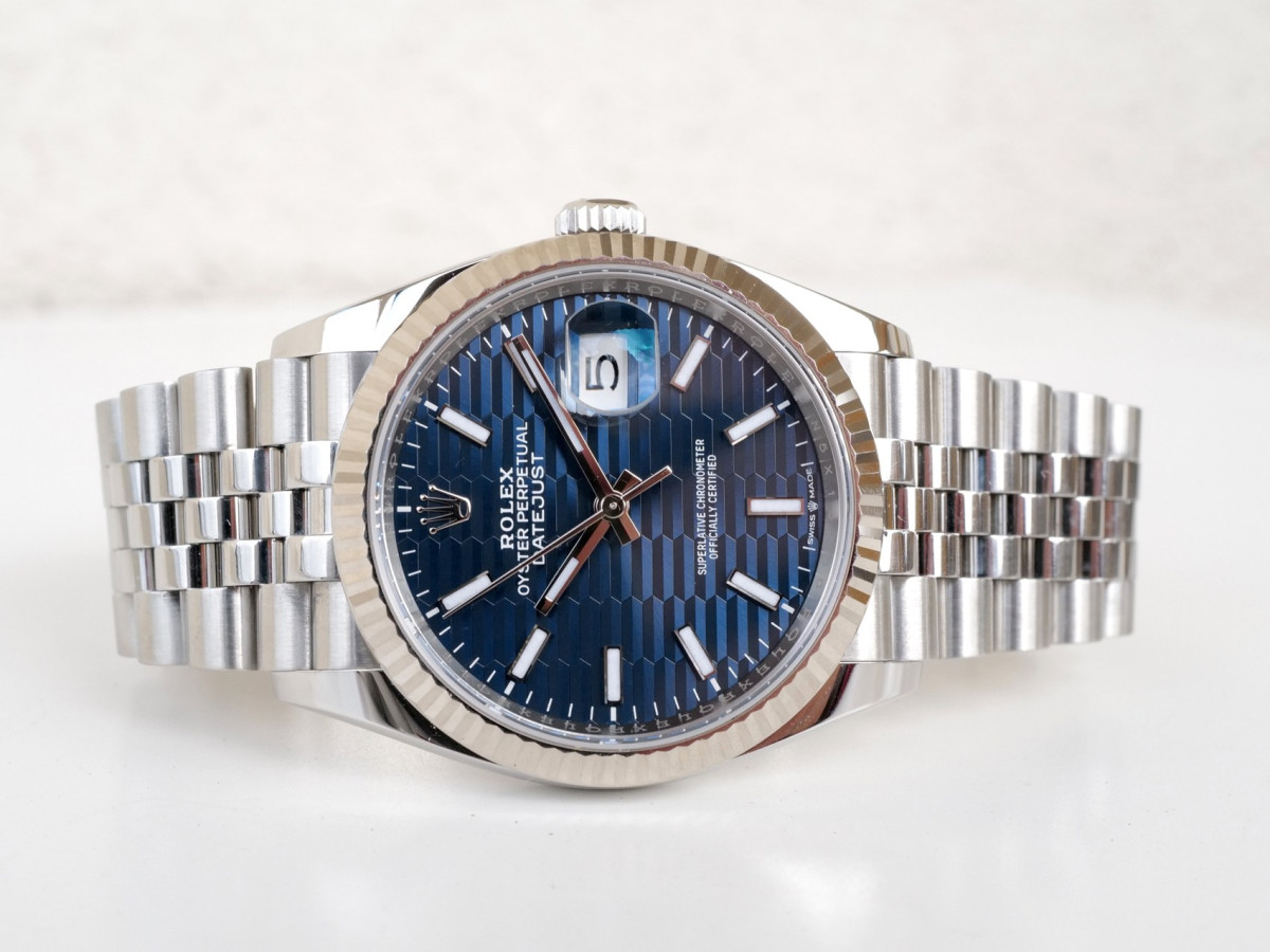 Швейцарський годинник Rolex Datejust 36 Discontinued Blue Motif Dial