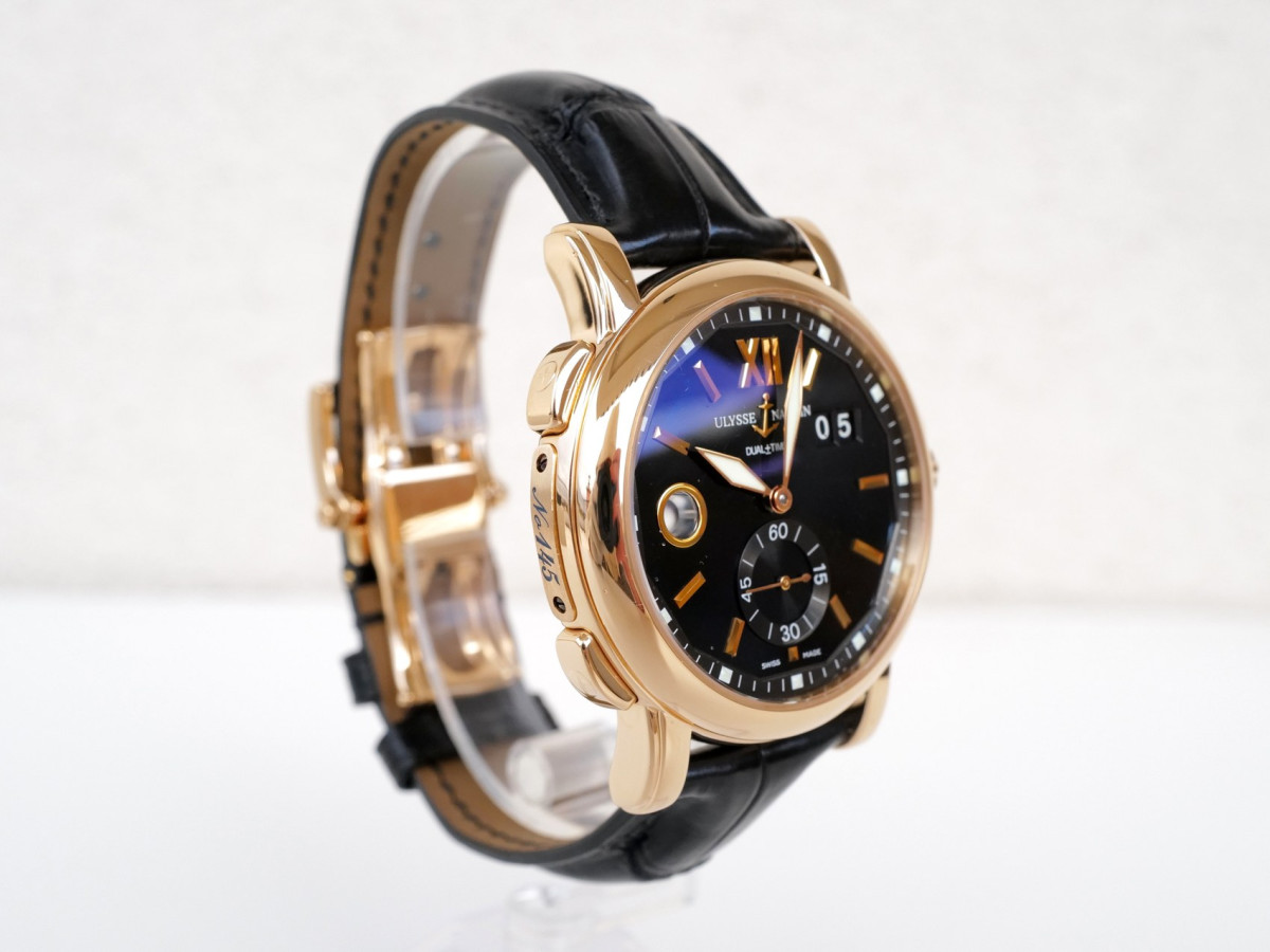 Швейцарские часы Ulysse Nardin GMT Big Date 18K Rose Gold Black Dial 42