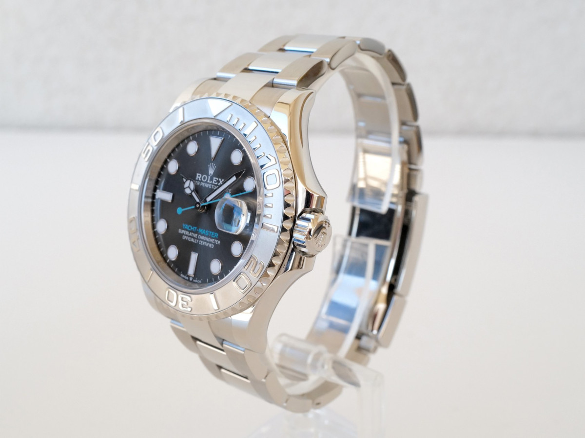 Швейцарские часы Rolex Yacht-Master 40 Rhodium Dial Platinum Bezel
