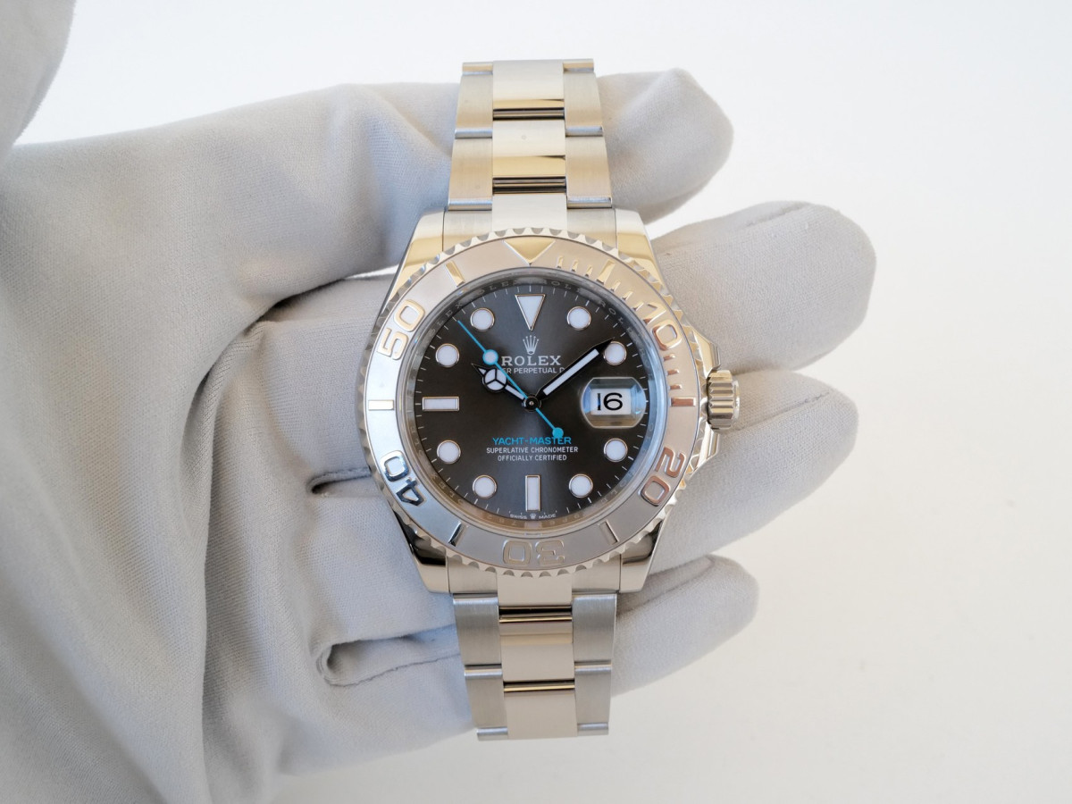 Швейцарские часы Rolex Yacht-Master 40 Rhodium Dial Platinum Bezel