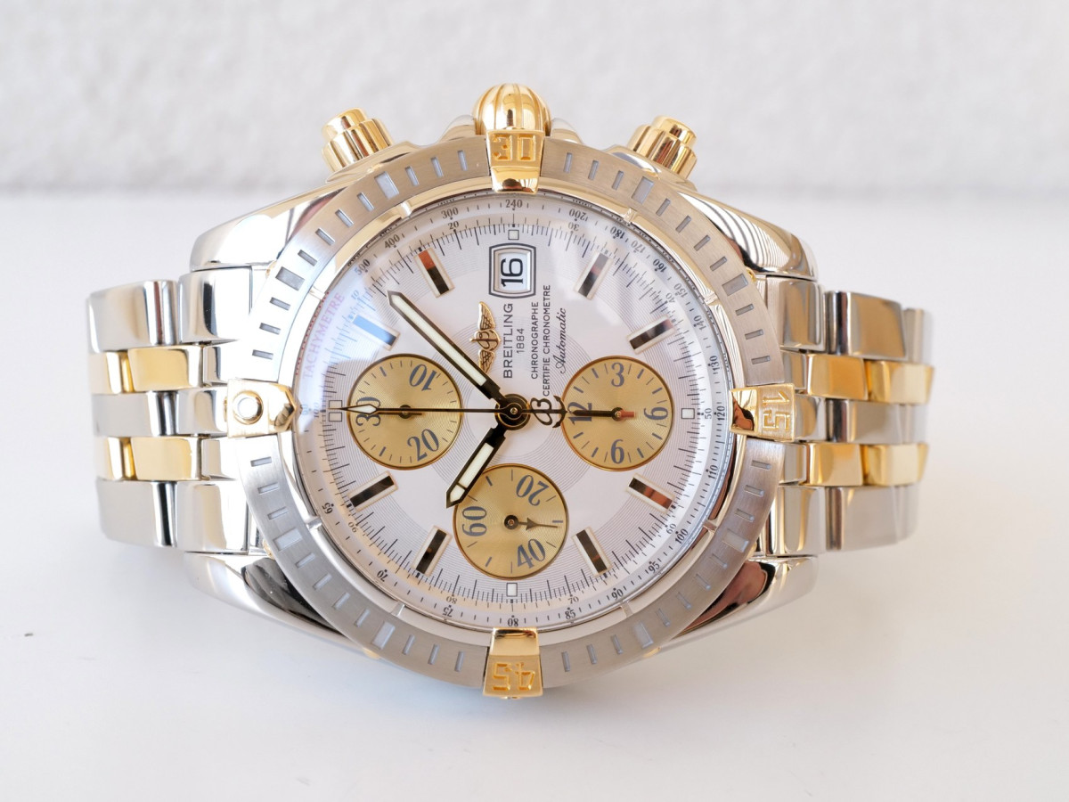 Швейцарський годинник Breitling Chronomat Evolution 44