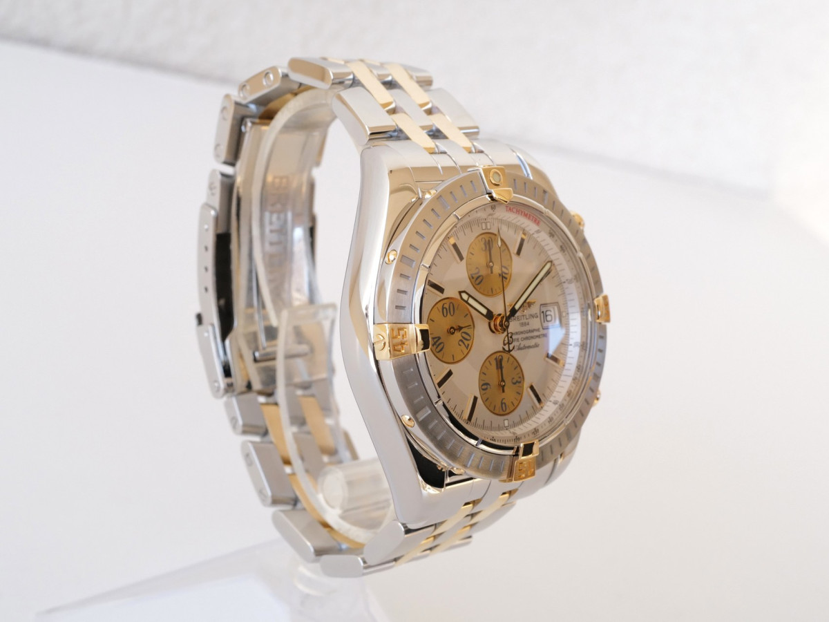 Швейцарський годинник Breitling Chronomat Evolution 44