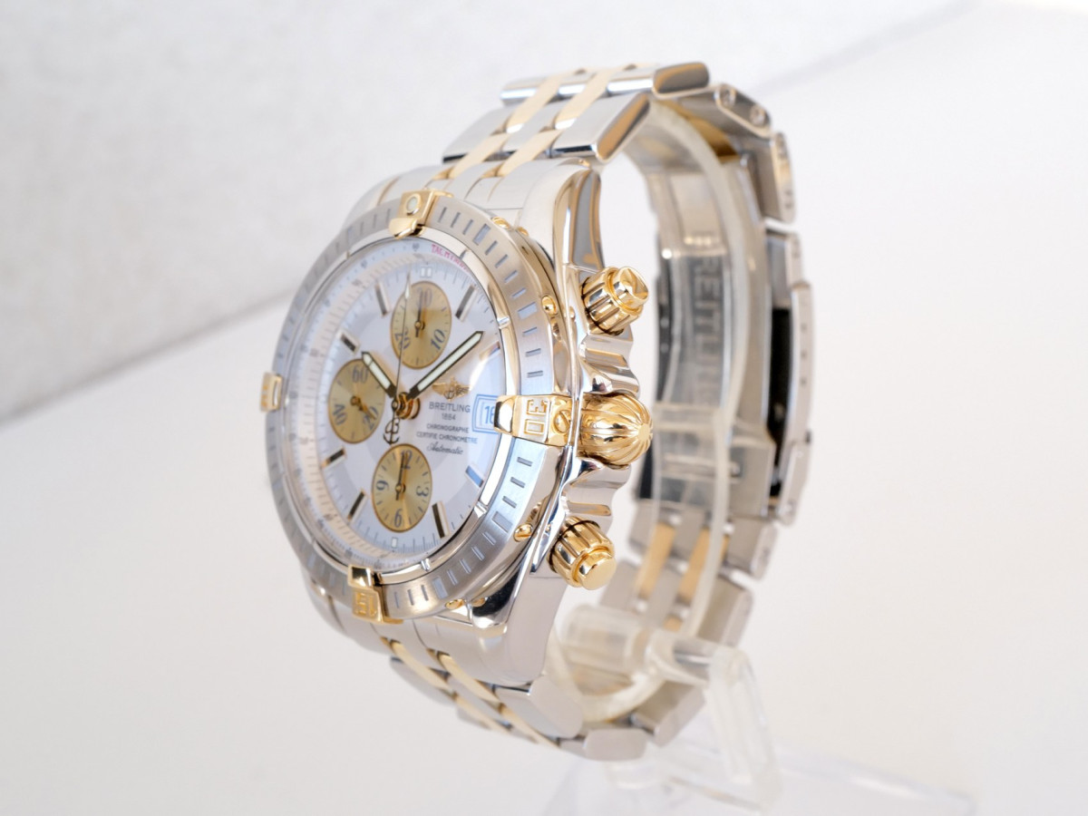Швейцарський годинник Breitling Chronomat Evolution 44