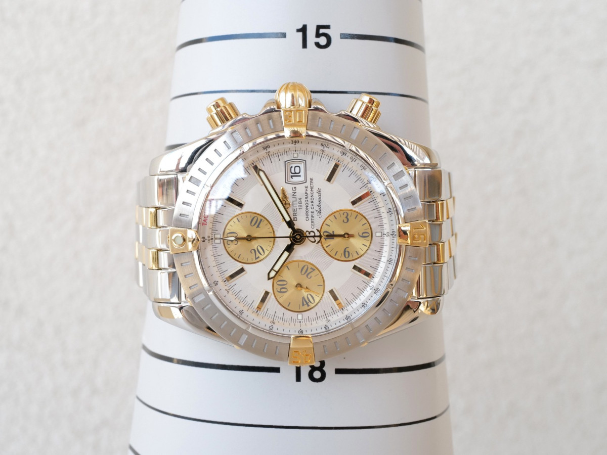 Швейцарський годинник Breitling Chronomat Evolution 44