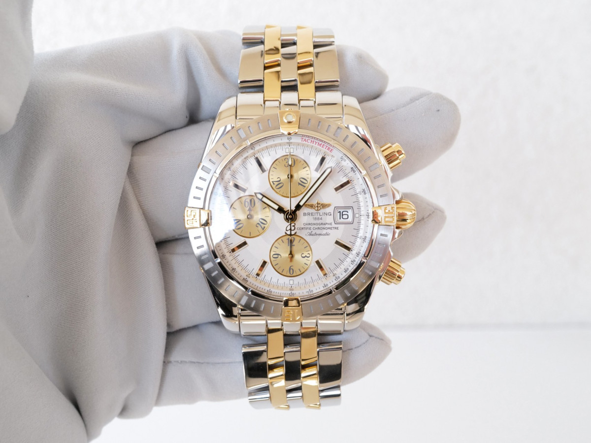 Швейцарський годинник Breitling Chronomat Evolution 44