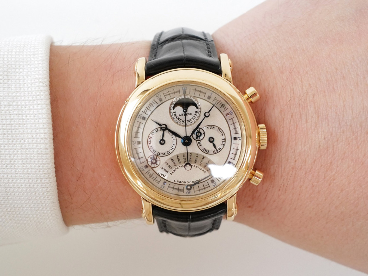 Швейцарские часы Franck Muller Perpetual Calendar Chronograph 18K Yellow Gold 39
