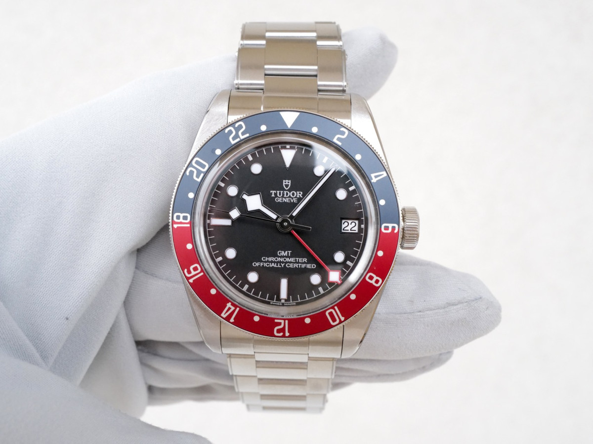 Швейцарський годинник Tudor Black Bay GMT