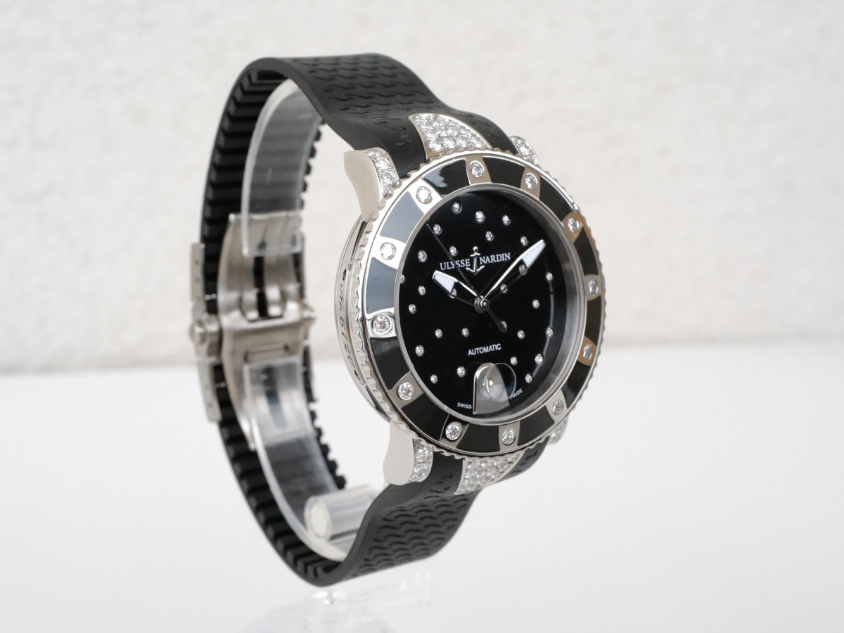 Швейцарський годинник Ulysse Nardin Lady Diver Starry Night Black Diamond Dial Lugs 40