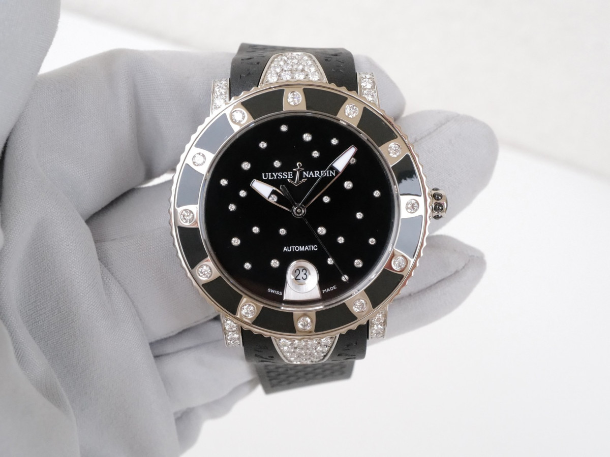 Швейцарський годинник Ulysse Nardin Lady Diver Starry Night Black Diamond Dial Lugs 40