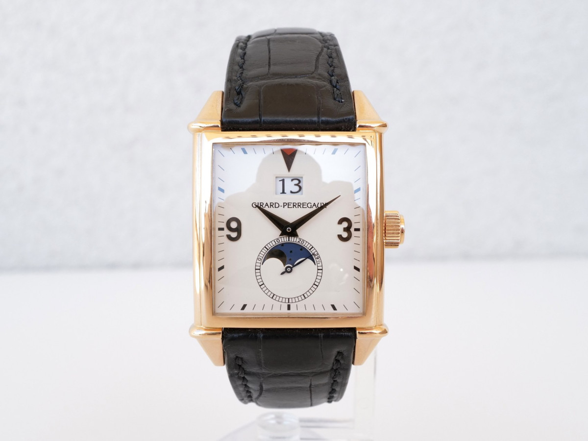 Swiss watch Girard Perregaux Vintage 1945 Big Date Moonp Phases 18K Rose Gold