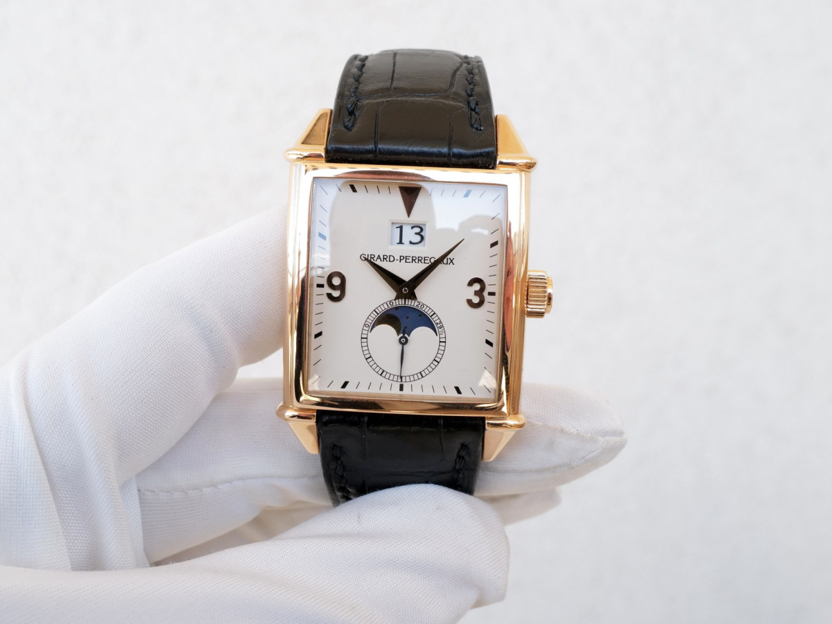 Swiss watch Girard Perregaux Vintage 1945 Big Date Moonp Phases 18K Rose Gold