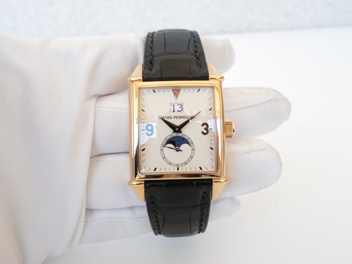 Swiss watch Girard Perregaux Vintage 1945 Big Date Moonp Phases 18K Rose Gold