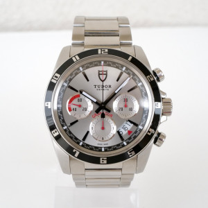 Швейцарський годинник Tudor Grantour Chronograph 42