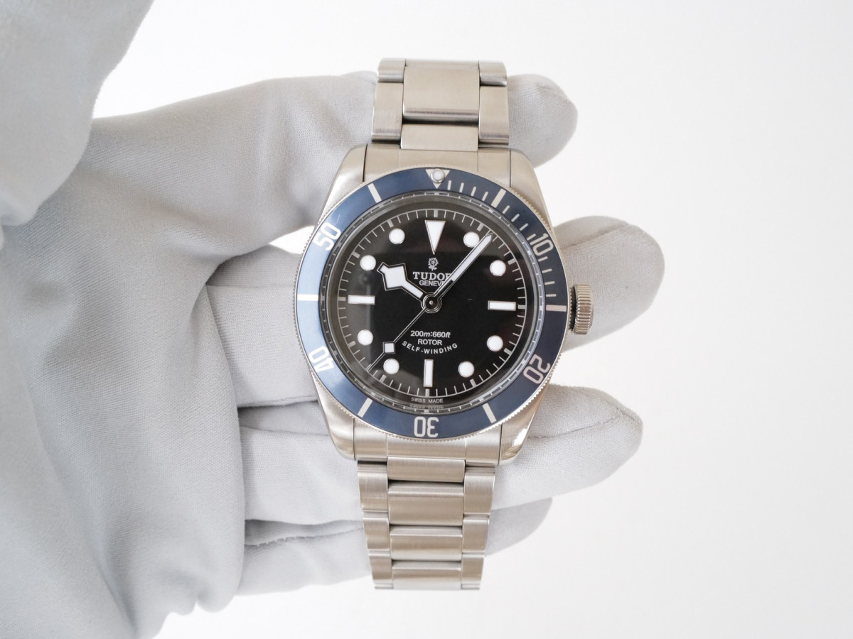 Швейцарський годинник Tudor Heritage Black Bay Blue 41