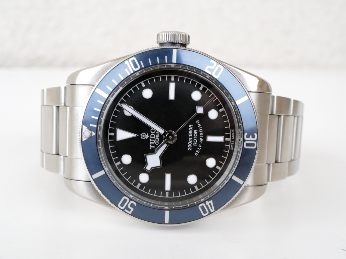 Швейцарський годинник Tudor Heritage Black Bay Blue 41