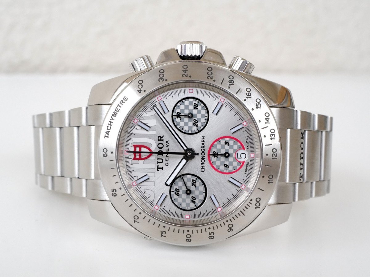 Швейцарський годинник Tudor Sport Chronograph 41