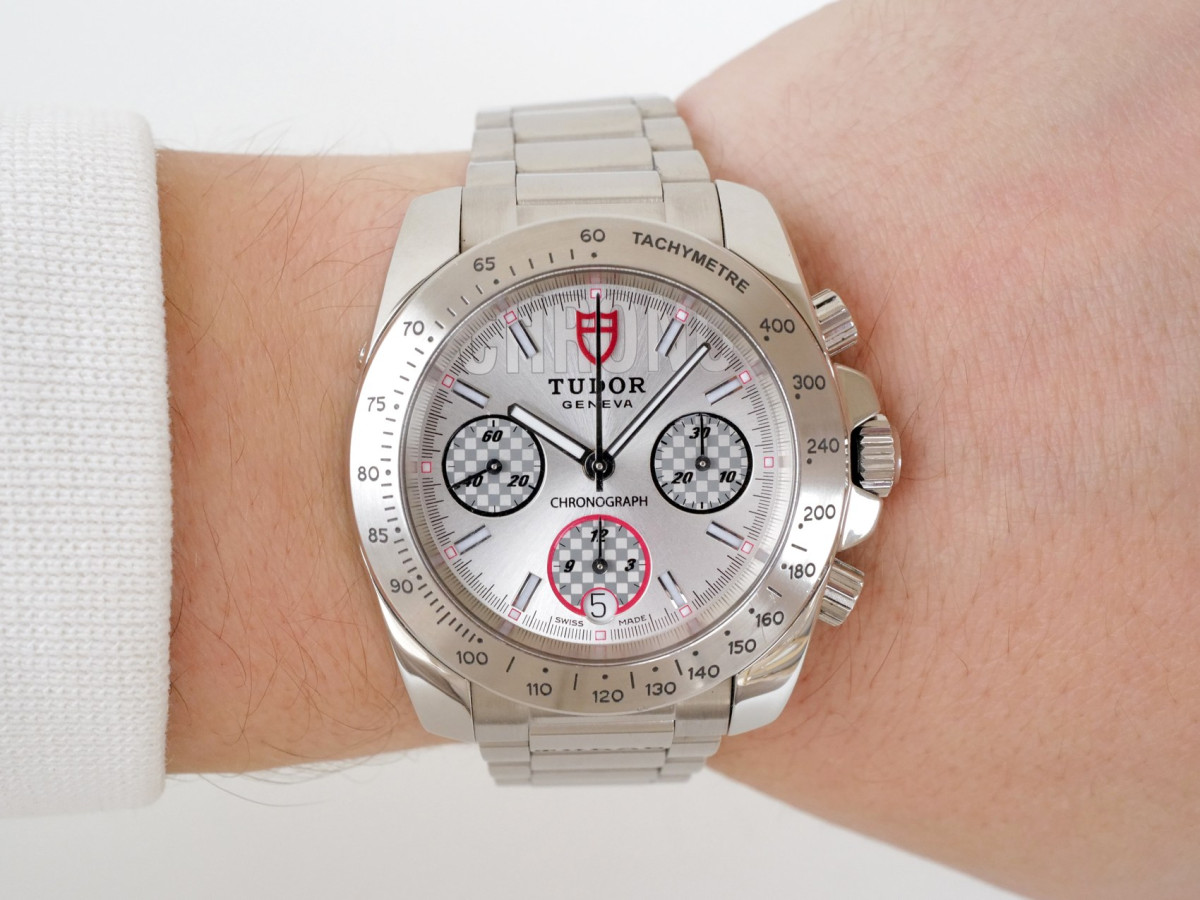 Швейцарський годинник Tudor Sport Chronograph 41
