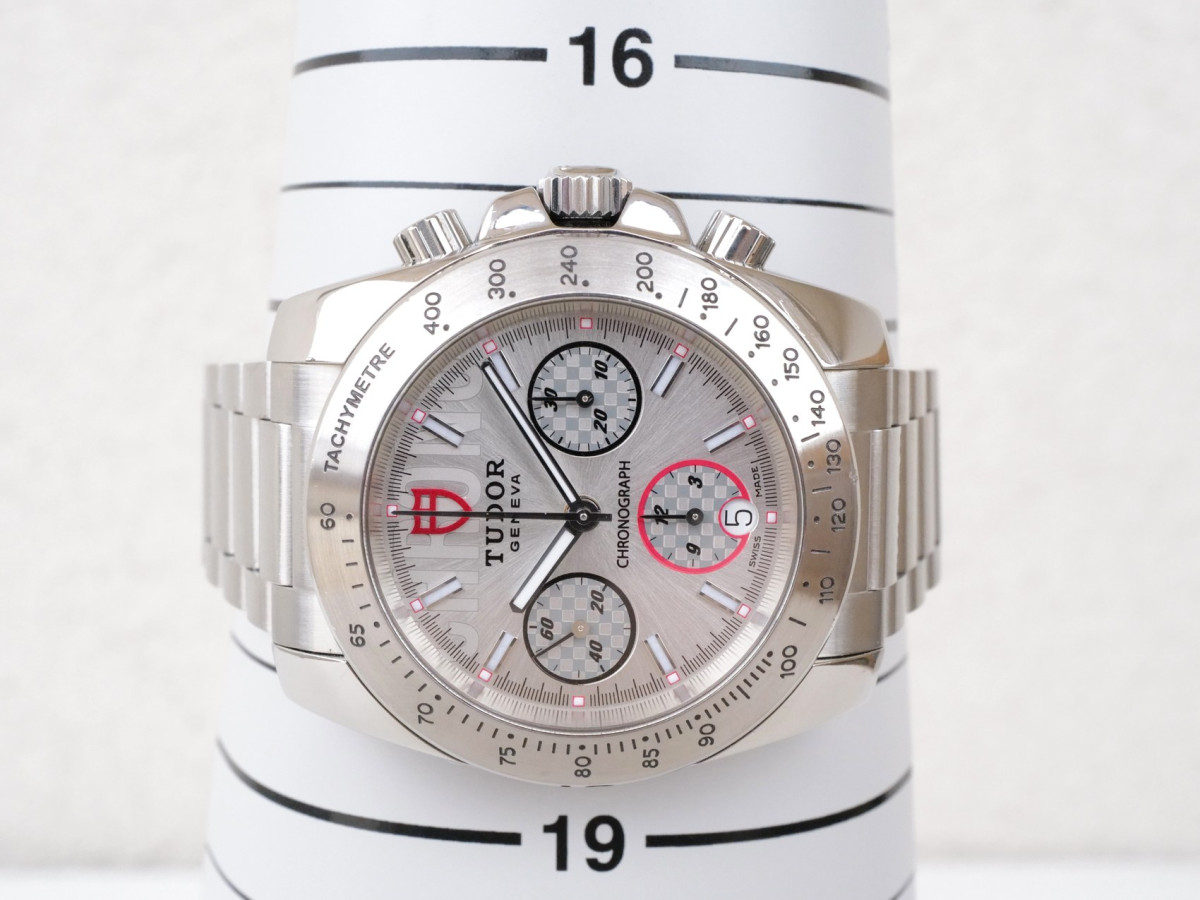 Швейцарський годинник Tudor Sport Chronograph 41