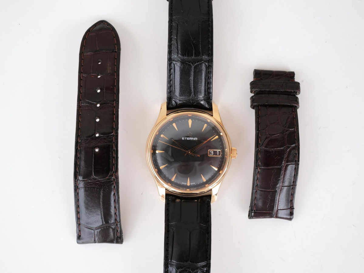 Швейцарський годинник Eterna Vaughan Big Date 18K Rose Gold 42