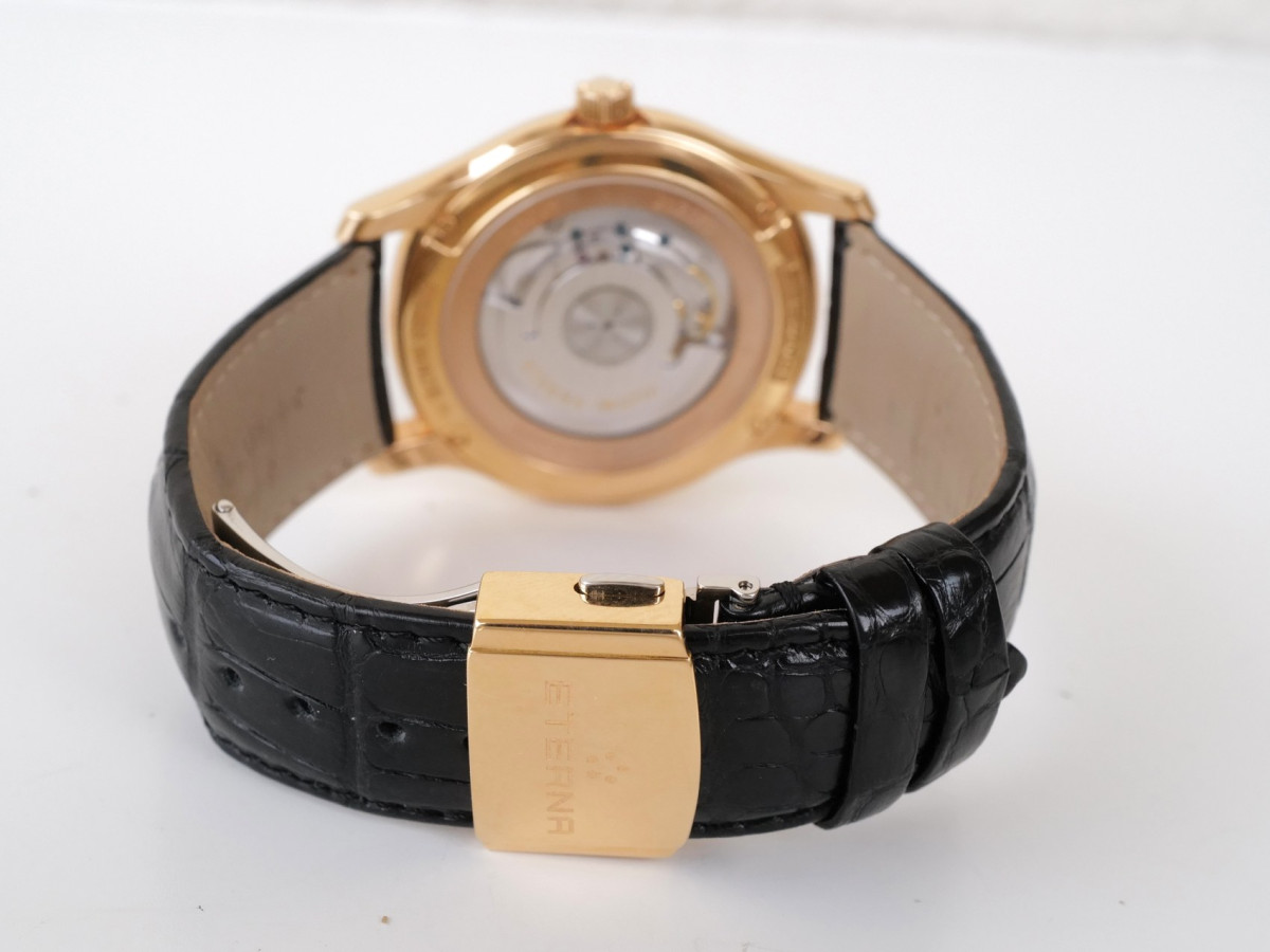 Швейцарський годинник Eterna Vaughan Big Date 18K Rose Gold 42