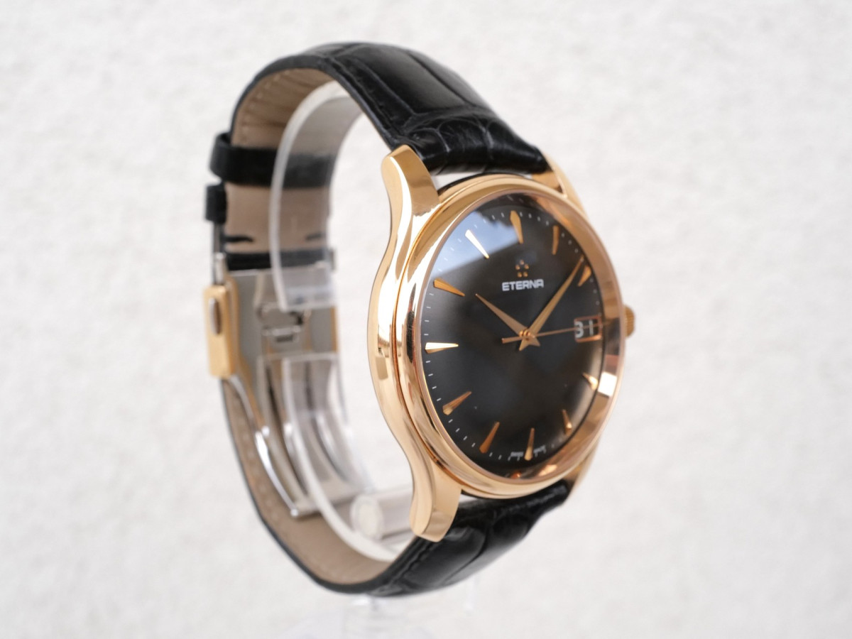 Швейцарський годинник Eterna Vaughan Big Date 18K Rose Gold 42