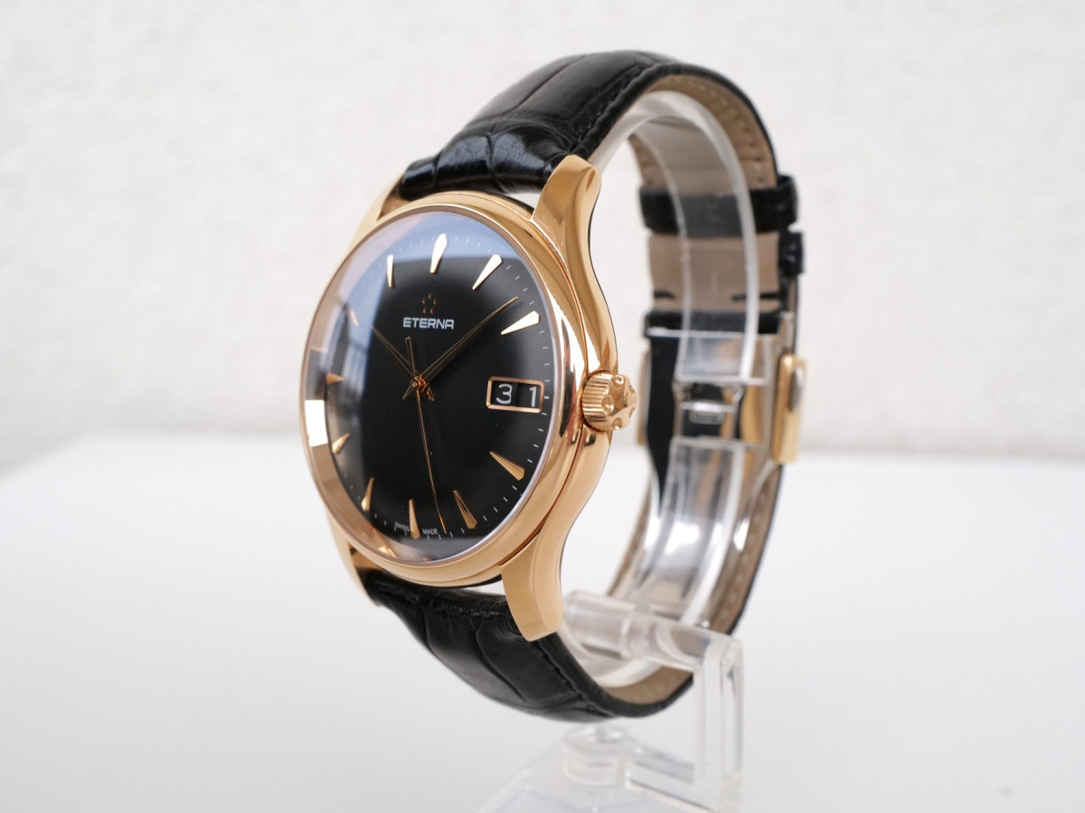 Швейцарський годинник Eterna Vaughan Big Date 18K Rose Gold 42