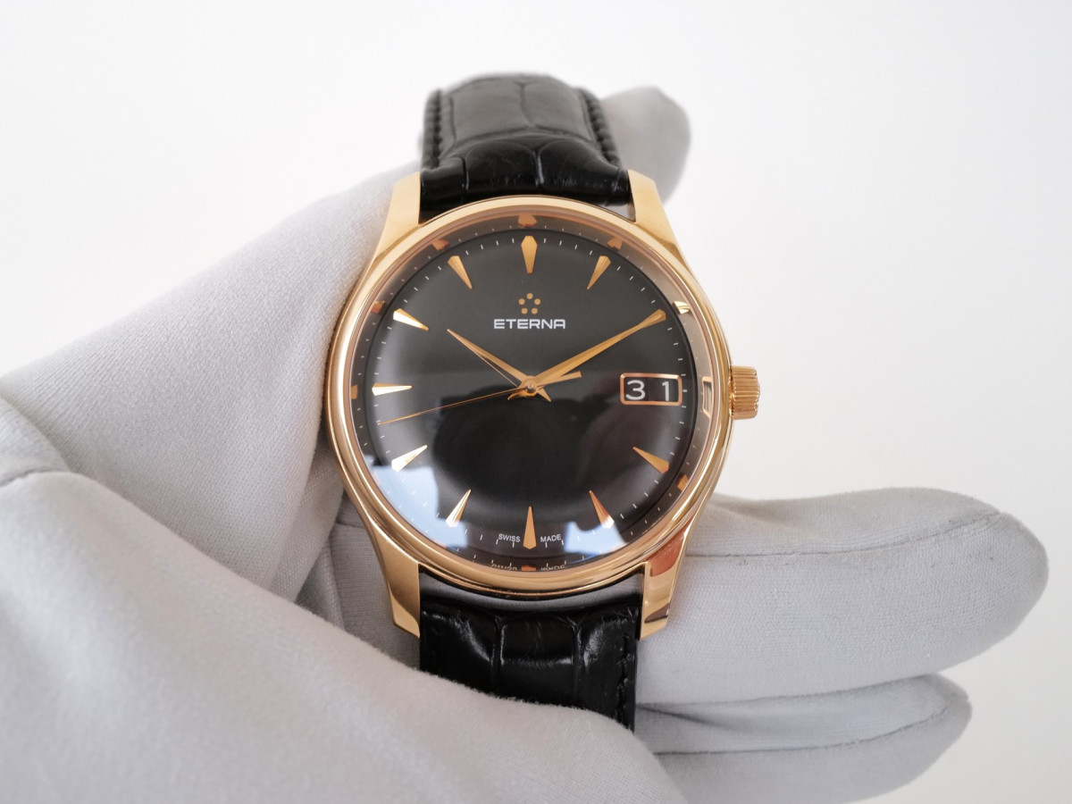 Швейцарський годинник Eterna Vaughan Big Date 18K Rose Gold 42
