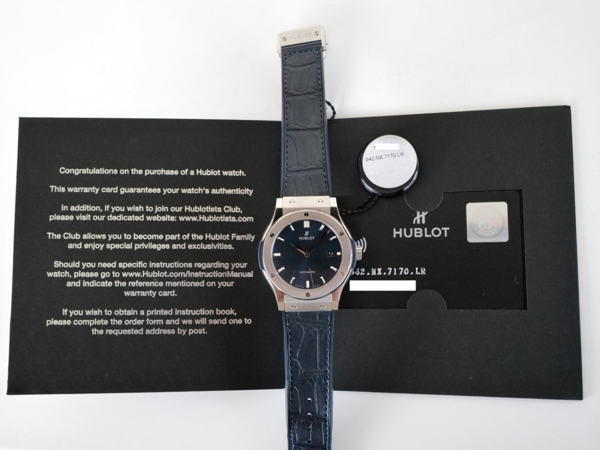 Швейцарський годинник Hublot Classic Fusion Automatic Titanium Blue Dial 42