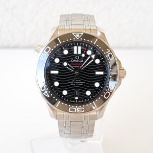 Швейцарские часы Omega Seamaster Diver 300M Black Dial 42