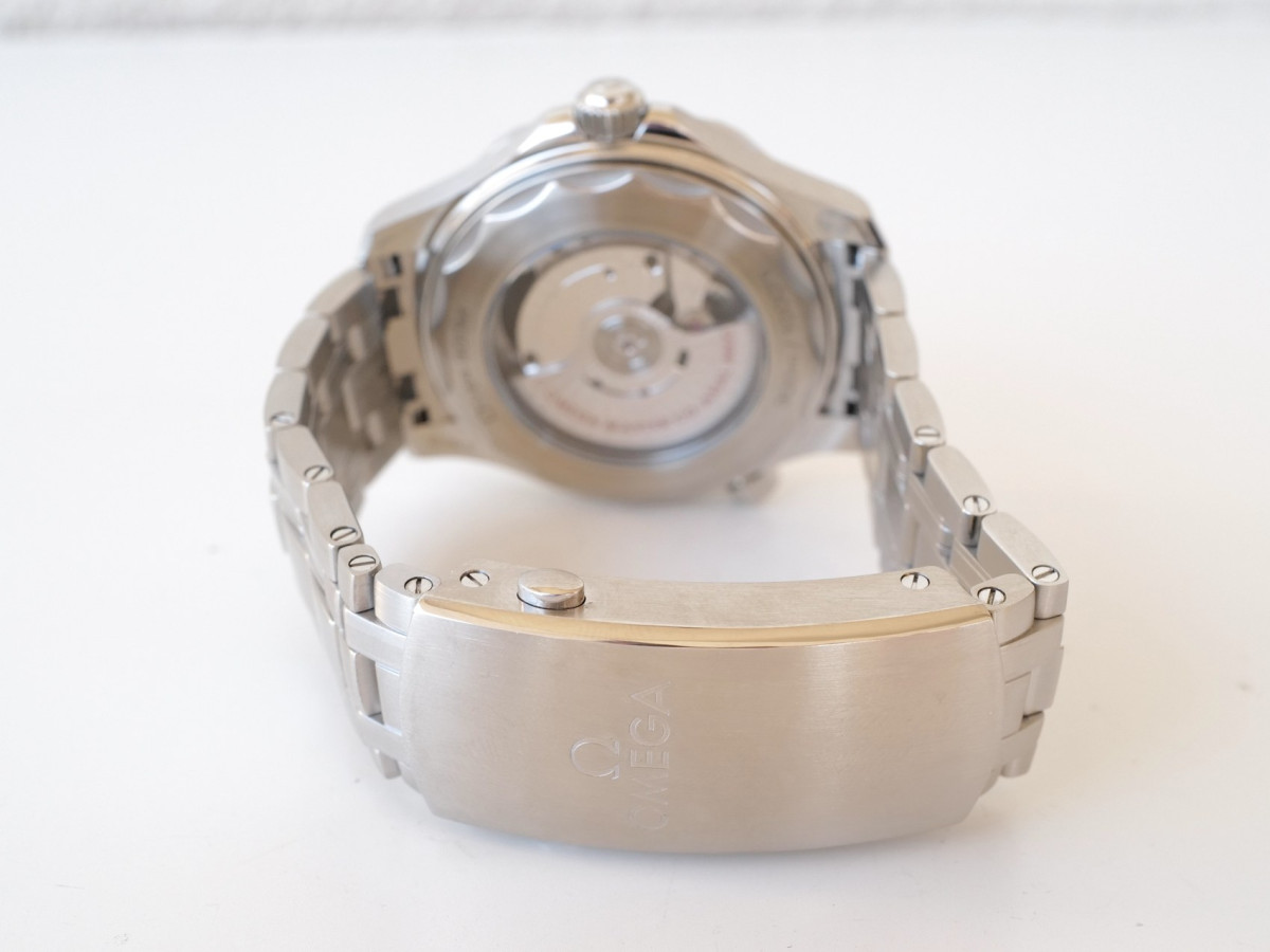 Swiss watch Omega Seamaster Diver 300M Black Dial 42