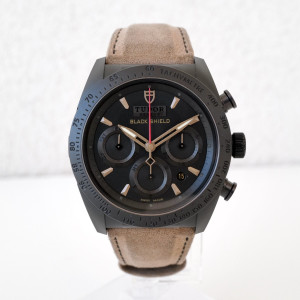 Швейцарские часы Tudor Fastrider Black Shield Ceramic Chronograph 42