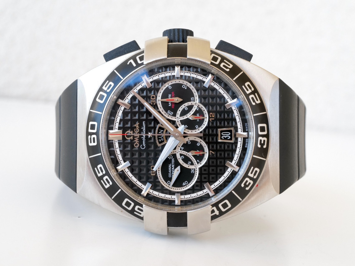 Швейцарские часы Omega Constellation Double Eagle Day Date Chronograph 44