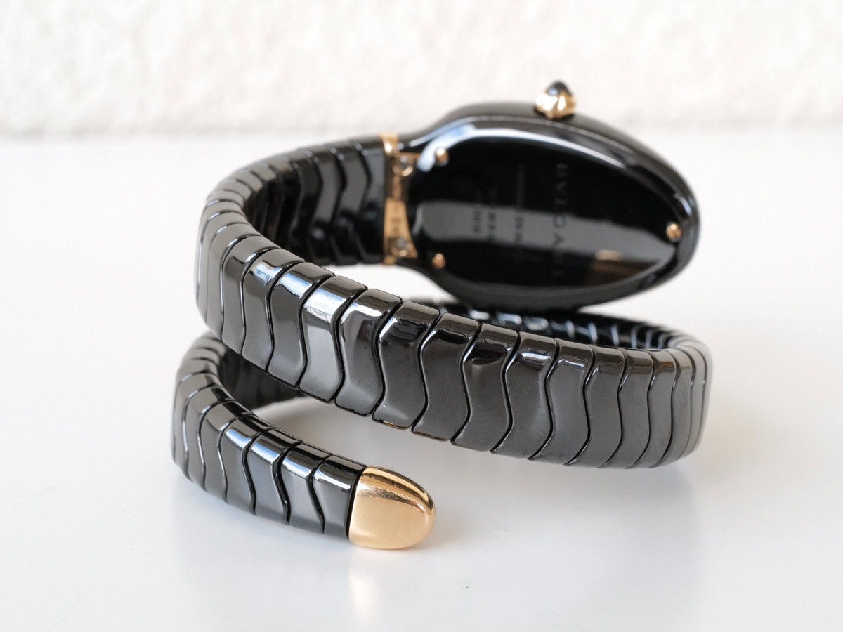 Швейцарський годинник Bulgari Serpenti Spiga Black Ceramic Single Spiral