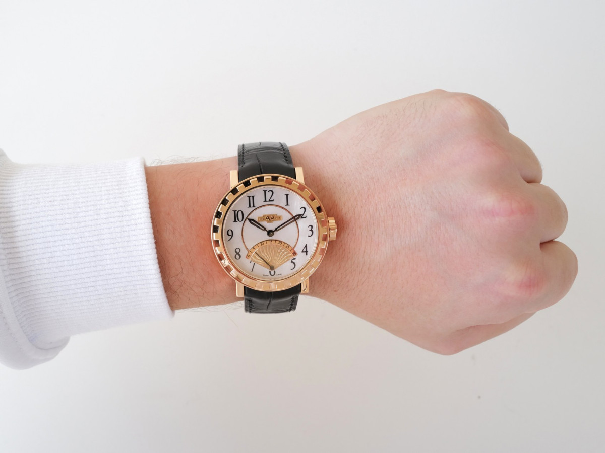Швейцарський годинник Dewitt Academia Seconde Retrograde 250 Limited Edition 18K Rose Gold MOP Dial 43