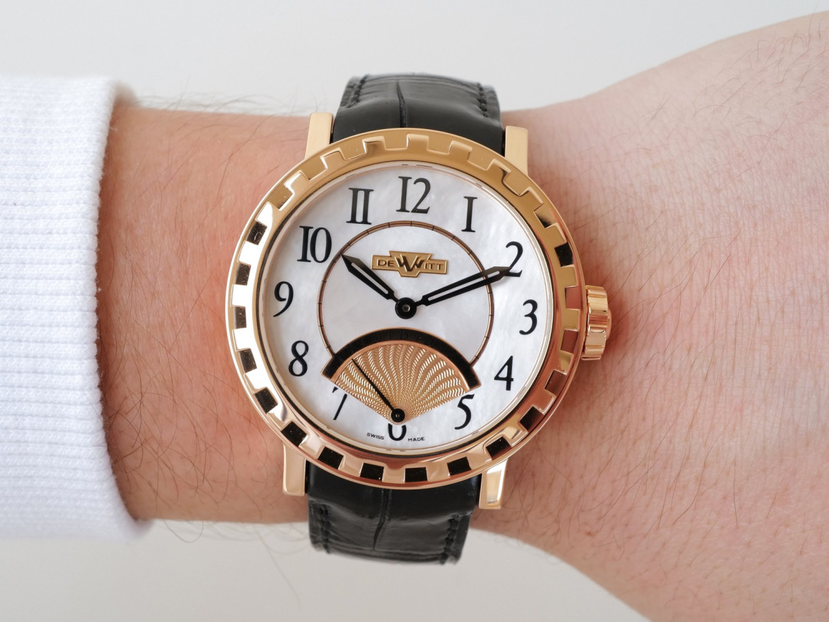 Швейцарський годинник Dewitt Academia Seconde Retrograde 250 Limited Edition 18K Rose Gold MOP Dial 43