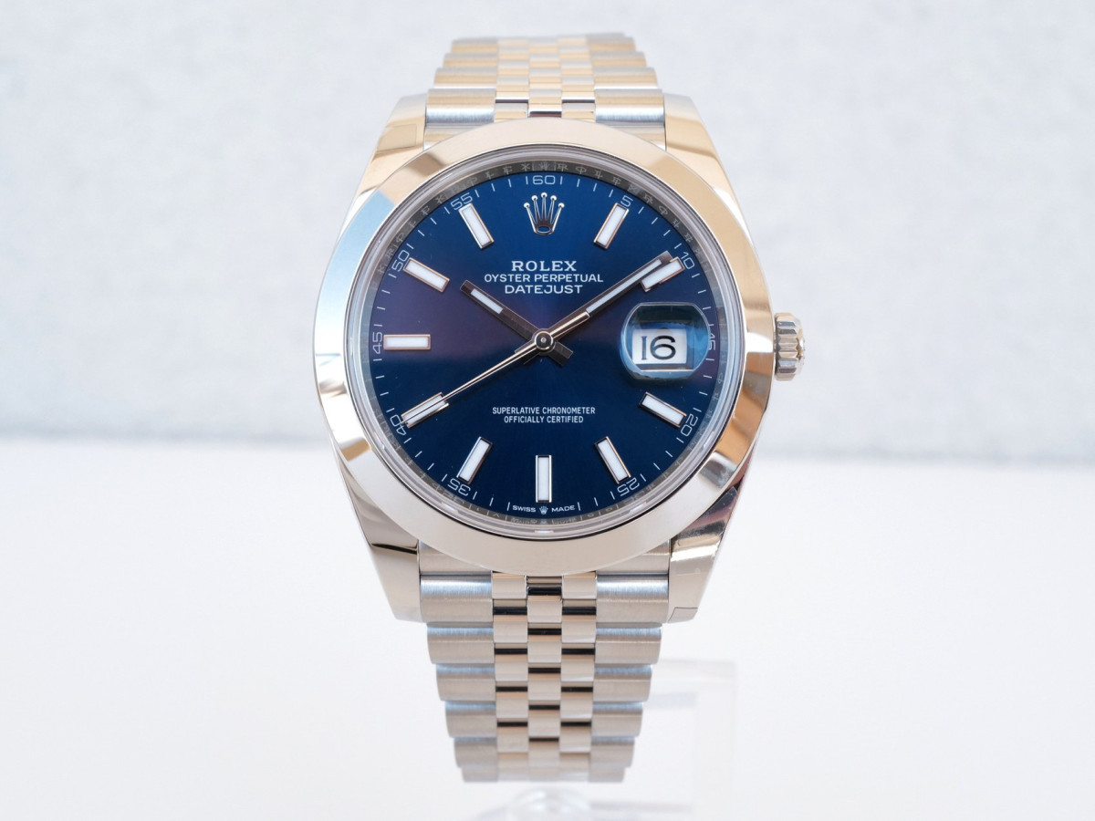 Швейцарський годинник Rolex Datejust 41 Blue Dial Domed Bezel Jubilee Bracelet (2022)