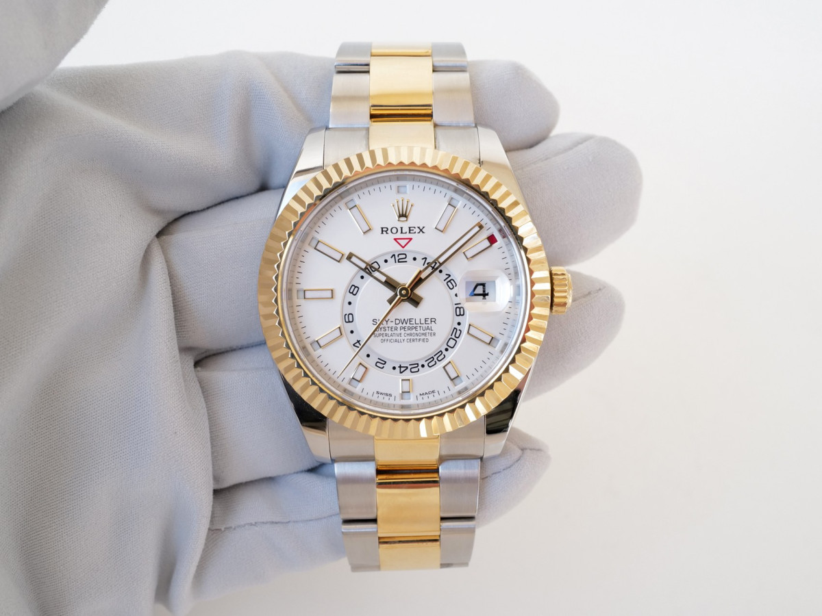 Швейцарський годинник Rolex Sky-Dweller 42 Oyster Steel 18K Yellow Gold White Dial
