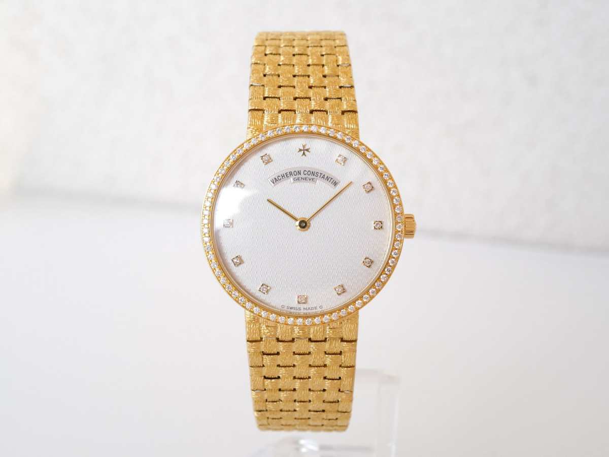 Швейцарський годинник Vacheron Constantin Patrimony Traditionnelle 18K Yellow Gold Diamonds 32
