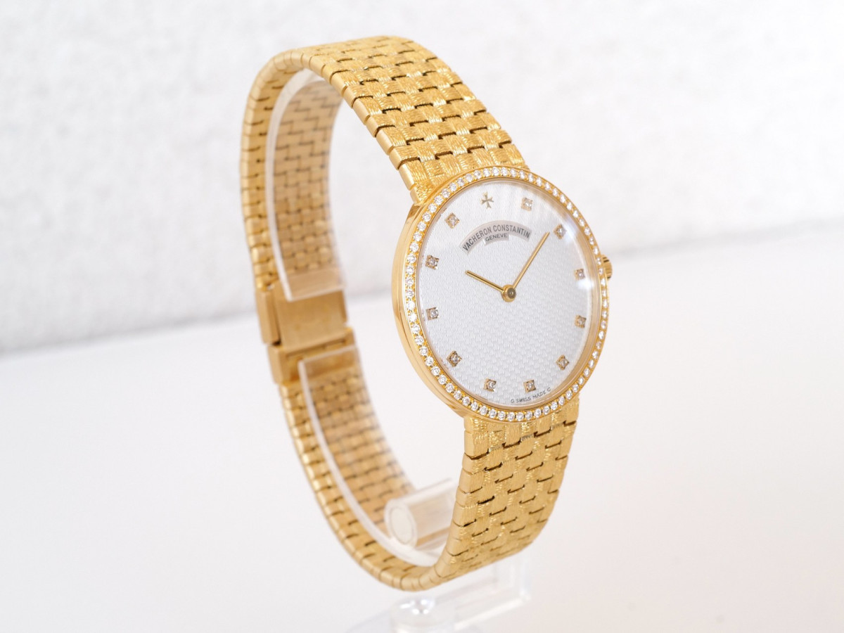 Швейцарський годинник Vacheron Constantin Patrimony Traditionnelle 18K Yellow Gold Diamonds 32