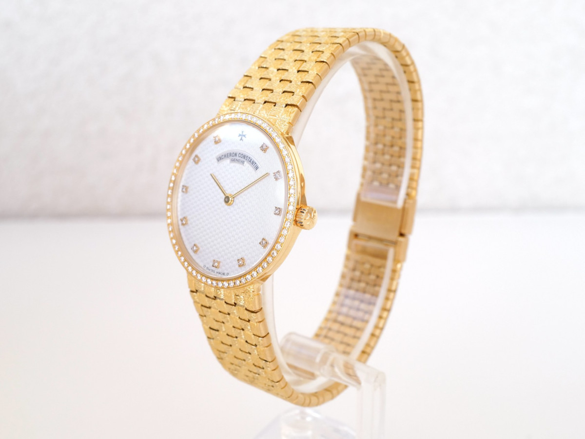 Швейцарський годинник Vacheron Constantin Patrimony Traditionnelle 18K Yellow Gold Diamonds 32