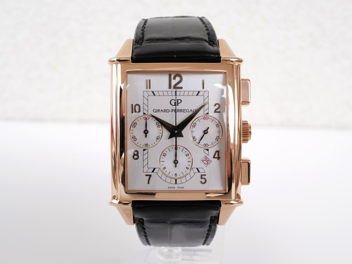 Швейцарские часы Girard-Perregaux Vintage 1945 XXL Chronograph 18K Rose Gold