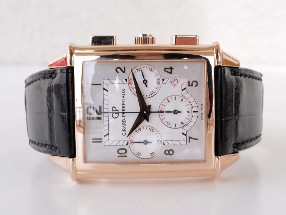 Швейцарские часы Girard-Perregaux Vintage 1945 XXL Chronograph 18K Rose Gold