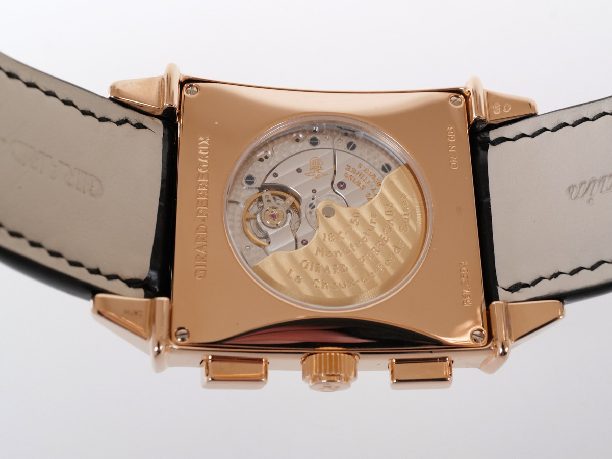 Швейцарские часы Girard-Perregaux Vintage 1945 XXL Chronograph 18K Rose Gold