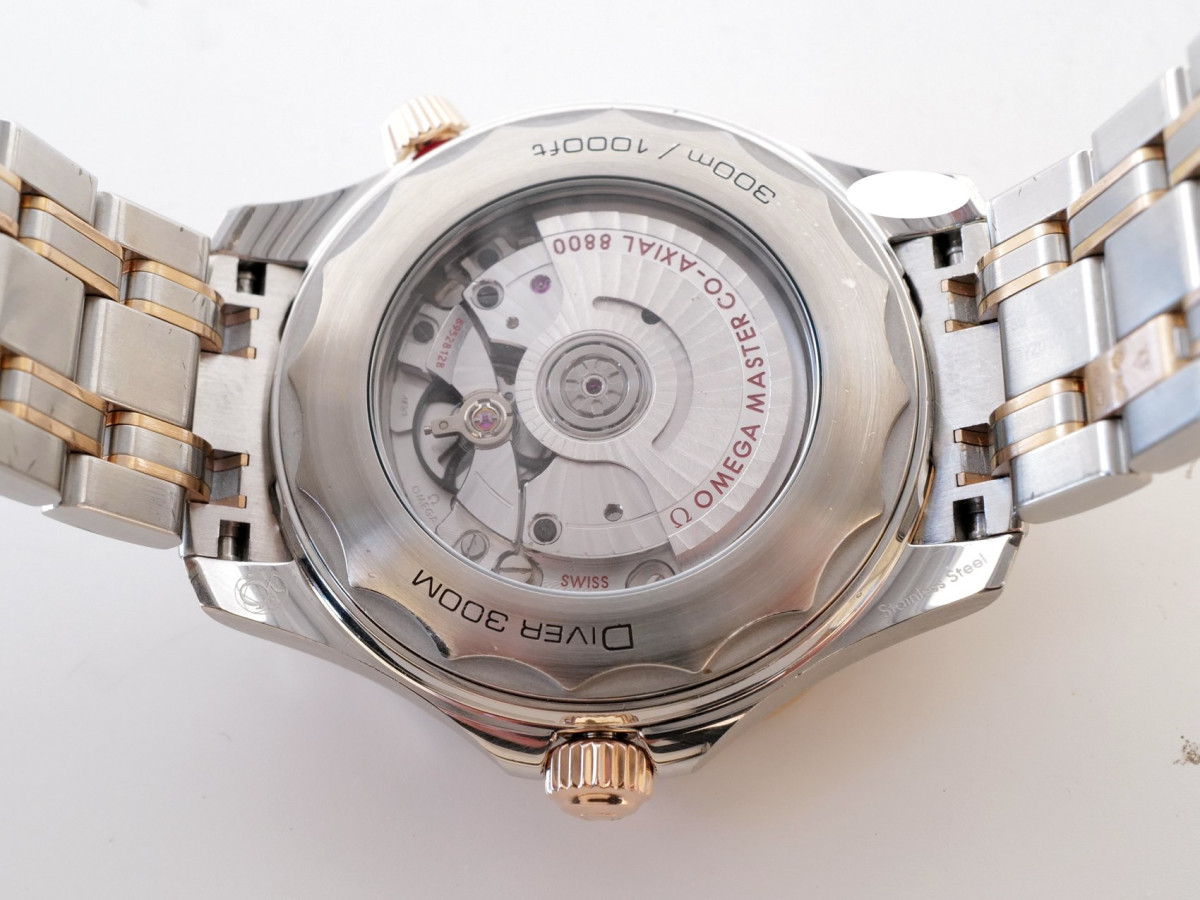 Швейцарские часы Omega Seamaster Diver 300M Co-Axial Master Chronometer 42 Blue Ceramic Sedna 18K Rose Gold Steel